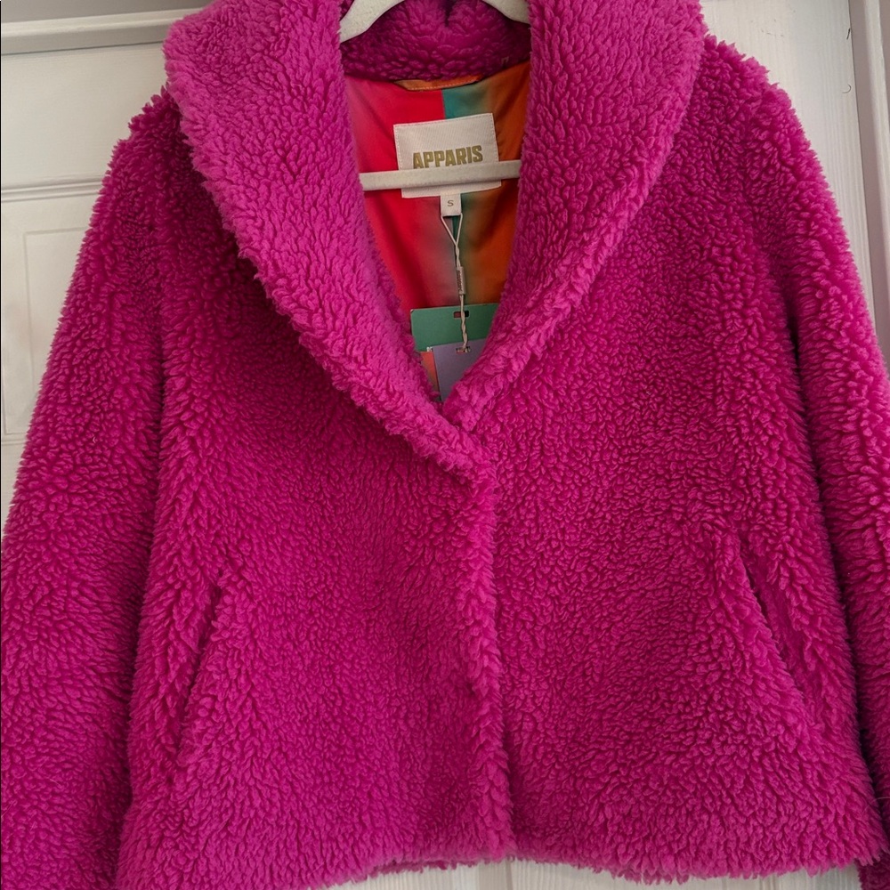 Apparis jacket